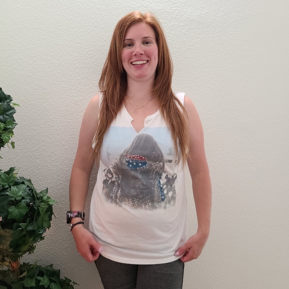 Vintage Style Sleeveless Graphic Tank - Picture 7 of 16